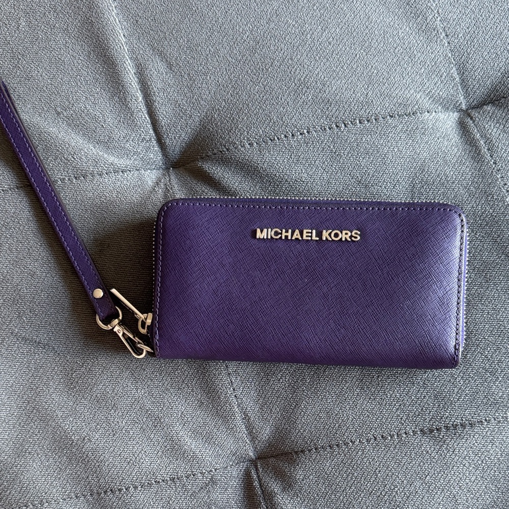 Michael Kors Violet Wristlet